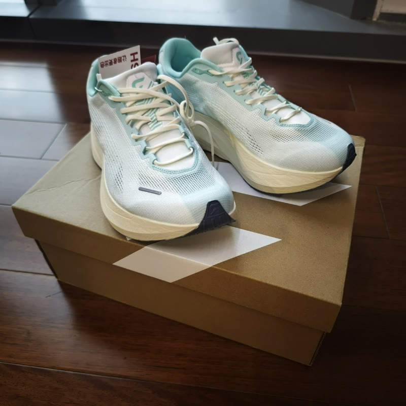 Sepatu Lari DYNAFISH Untuk Pri - Men Shoes Vs Women ulasan dan harga